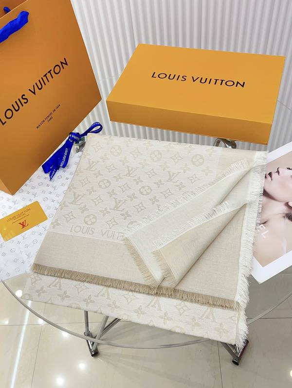 Louis Vuitton Scarf LVC00596